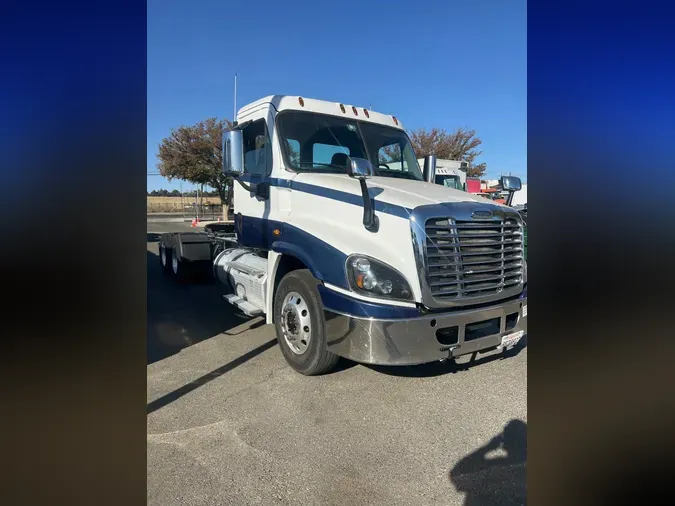 2018 FREIGHTLINER/MERCEDES CASCADIA 125