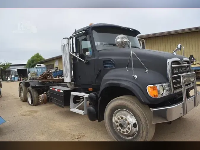 2006 MACK GRANITE CV713