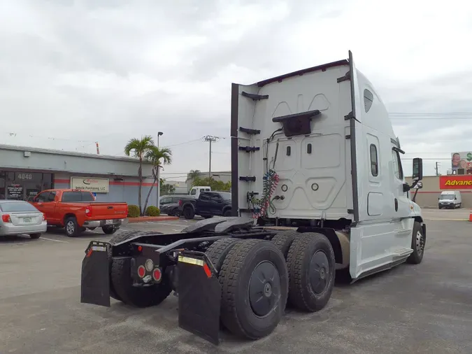 2020 FREIGHTLINER/MERCEDES CASCADIA 125