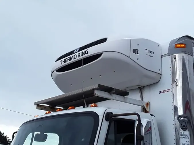 2017 FREIGHTLINER/MERCEDES M2 106