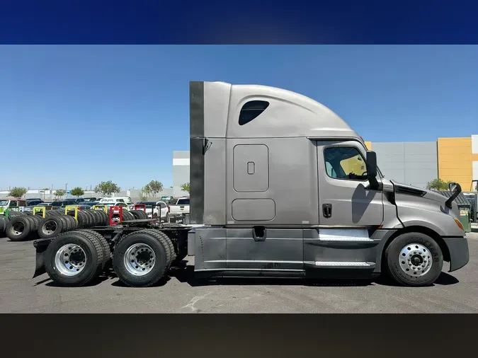 2020 Freightliner Cascadia