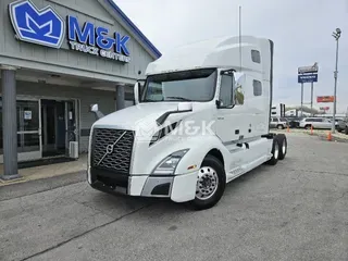 2020 VOLVO VNL64T760