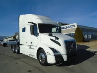 2021 VOLVO VNL64T740