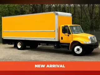 2018 International 4300 SBA 4X2