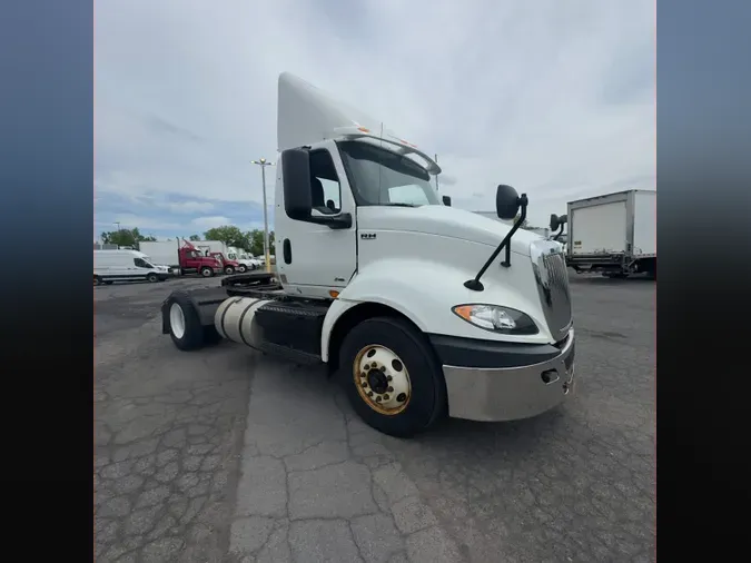 2019 NAVISTAR INTERNATIONAL RH613 DAYCAB S/A