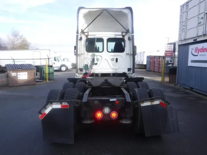 2018 FREIGHTLINER/MERCEDES CASCADIA 125