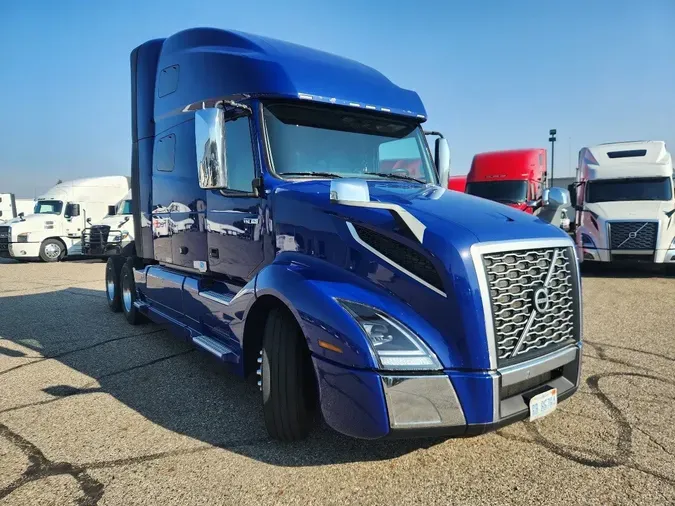 2020 VOLVO VNL760