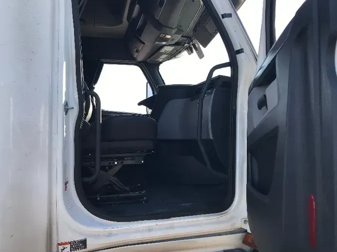 2019 Freightliner T12664ST