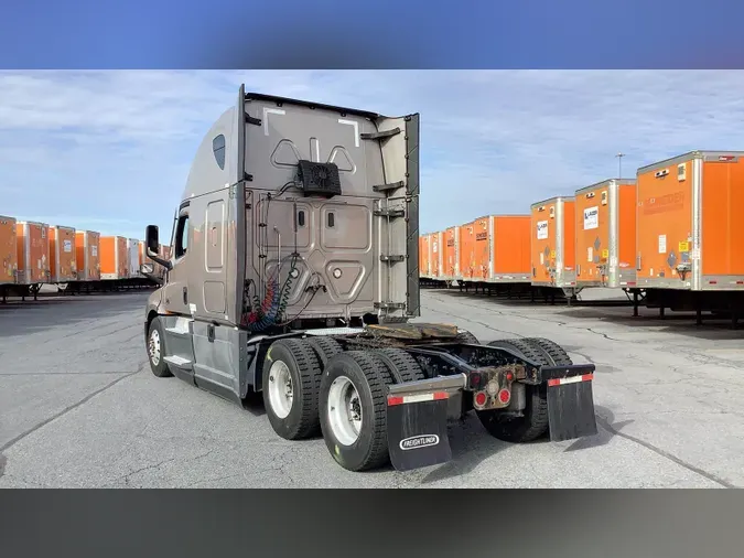 2022 Freightliner Cascadia 126