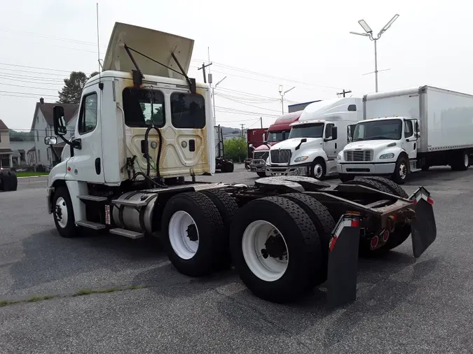 2016 FREIGHTLINER/MERCEDES CASCADIA 125