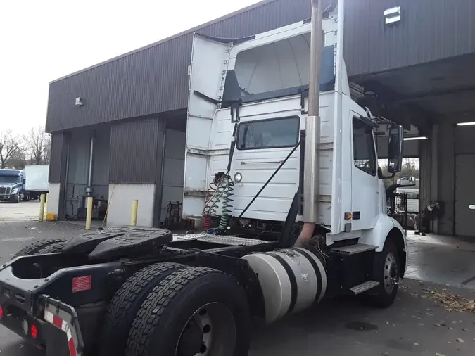 2019 VOLVO VNR42T 300