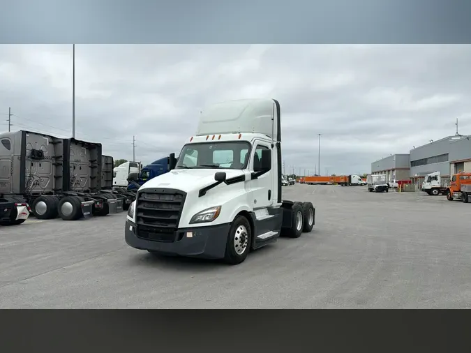 2020 Freightliner Cascadia 126