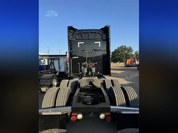 2017 PETERBILT 579