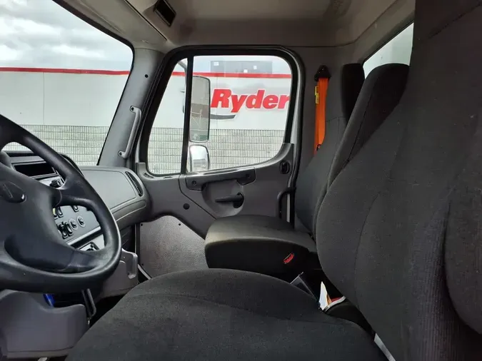 2020 FREIGHTLINER/MERCEDES M2 106