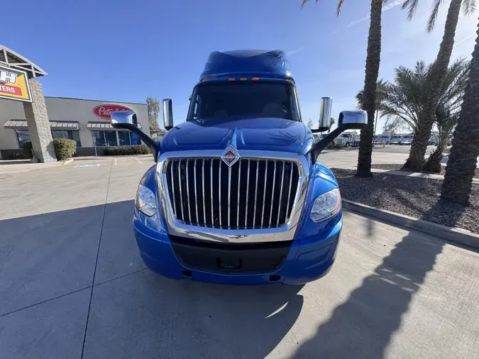 2022 International LT625