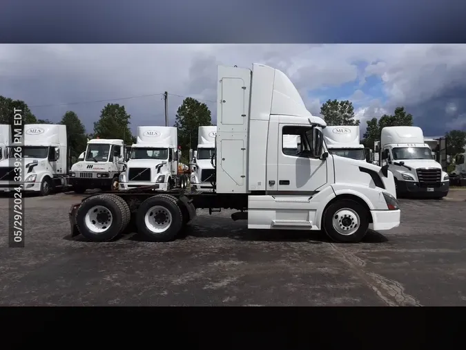 2016 Volvo VNL300