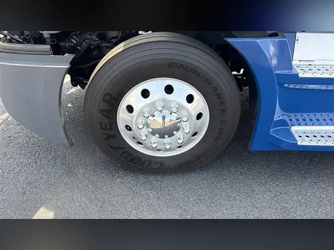 2019 FREIGHTLINER CA126