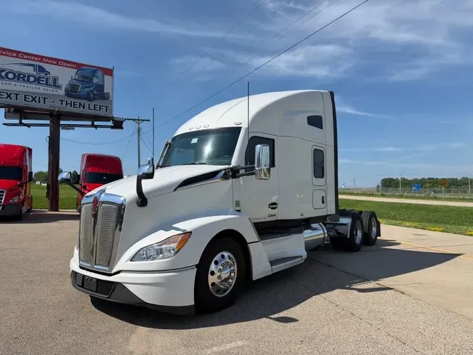 2022 KENWORTH T680060d4daecba2ba5db515c222a12631c0
