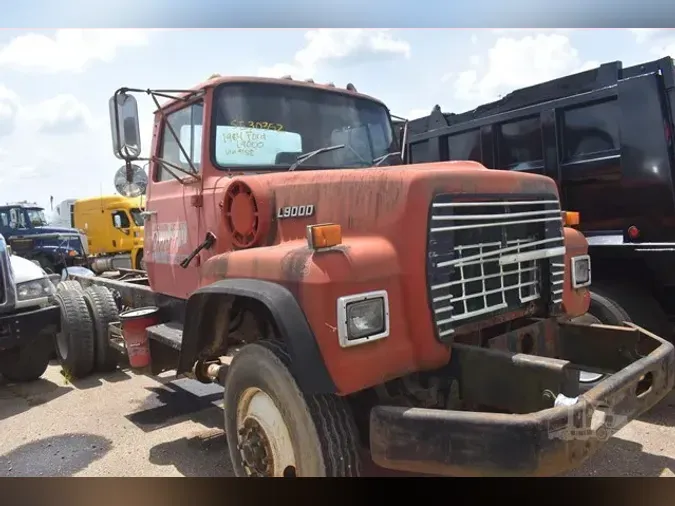 1985 FORD F9000
