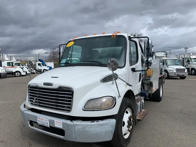2017 Freightliner M2 106060f0e4d452d65775d72d3b45c963332