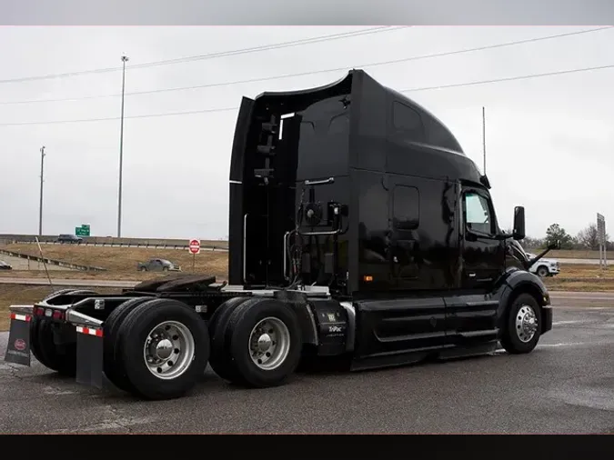 2023 PETERBILT 579