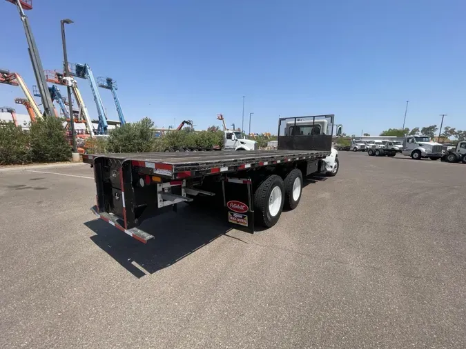 2016 Peterbilt 348