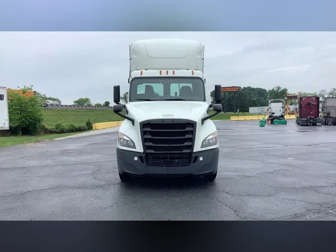 2020 Freightliner Cascadia 126