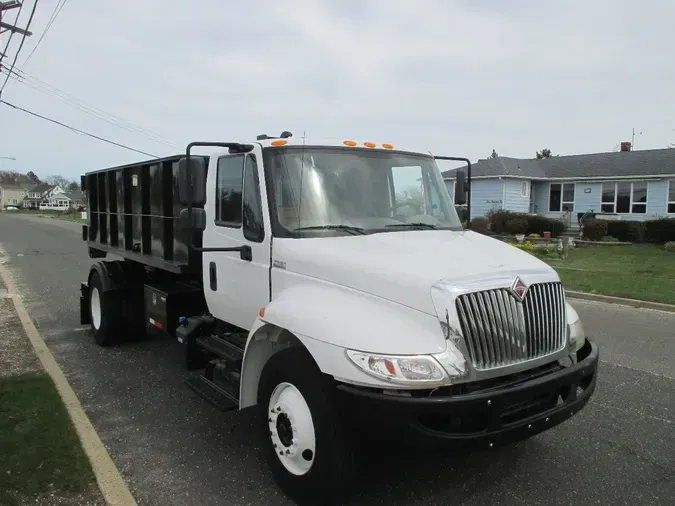 2019 INTERNATIONAL 4300
