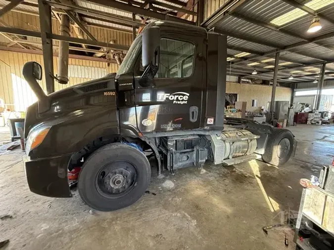 2020 FREIGHTLINER CASCADIA 116