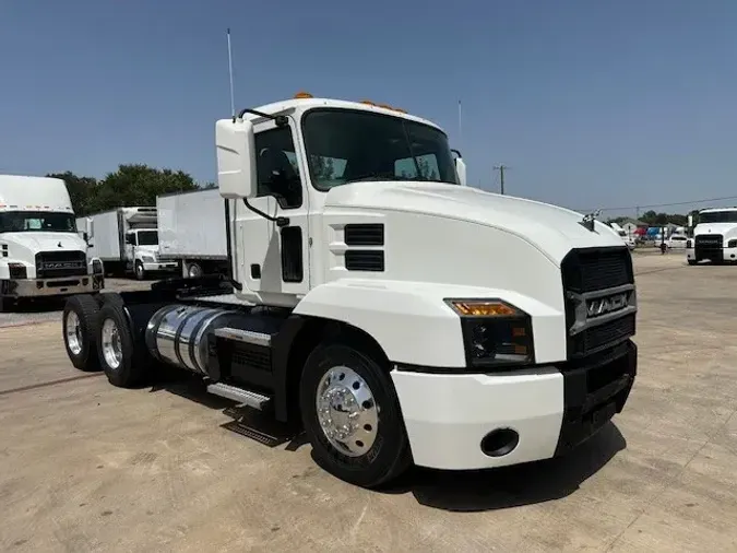 2019 MACK AN64T