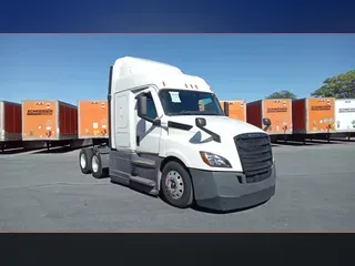 2021 Freightliner Cascadia 126