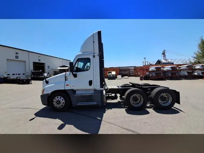 2019 Freightliner Cascadia 125