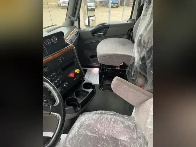 2022 INTERNATIONAL LT