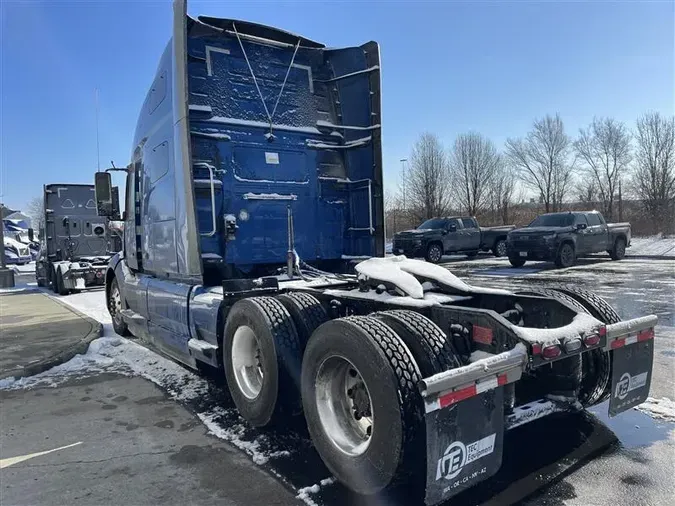 2021 VOLVO VNL760