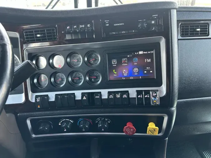 2022 Kenworth W900L