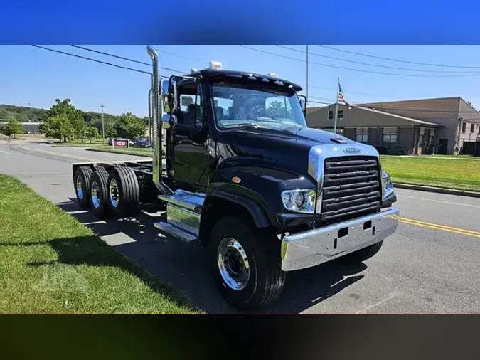 2025 FREIGHTLINER 114SD PLUS