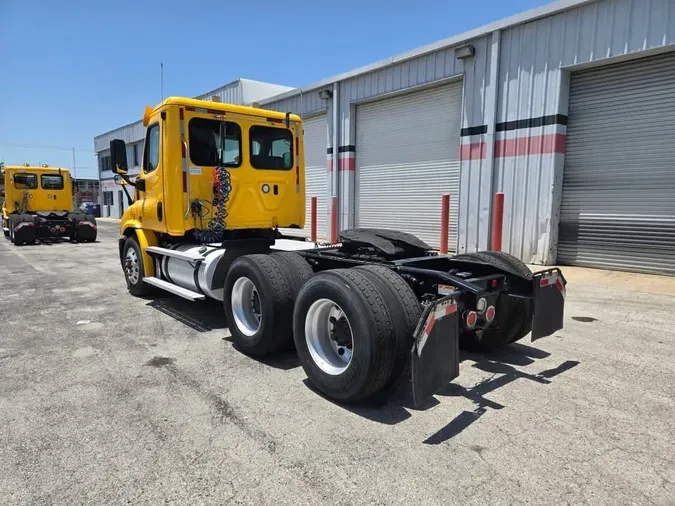 2019 FREIGHTLINER CASCADIA 113