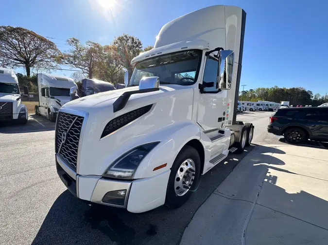 2018 Volvo VNL64T300