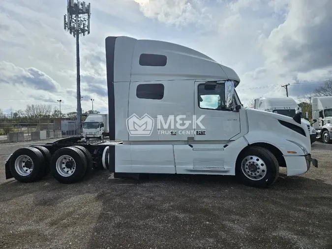 2020 VOLVO VNL64T760