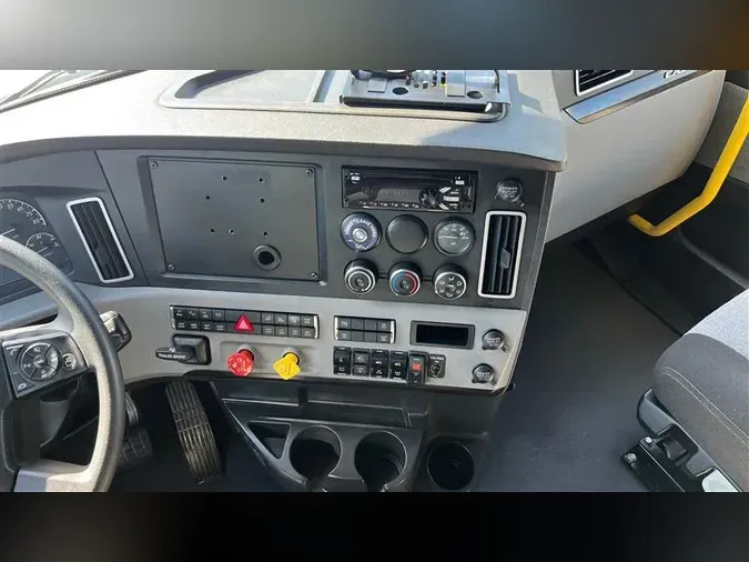 2021 FREIGHTLINER CA126