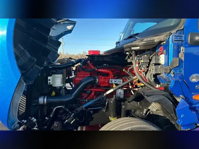 2021 INTERNATIONAL LT