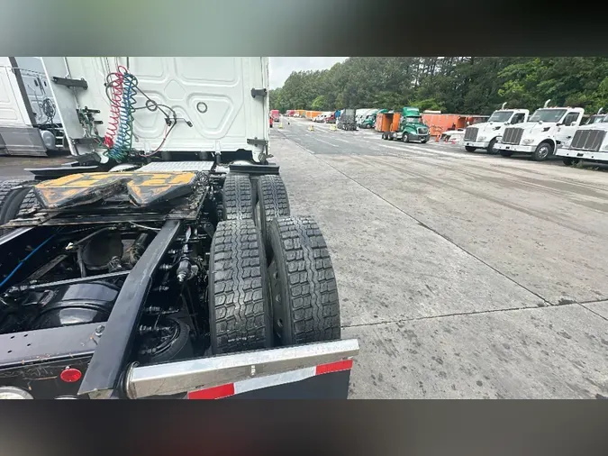 2023 Freightliner Cascadia 126