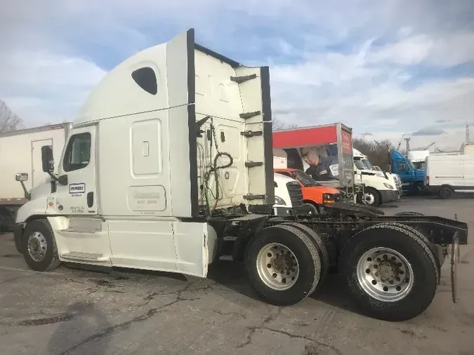 2019 Freightliner X12564ST