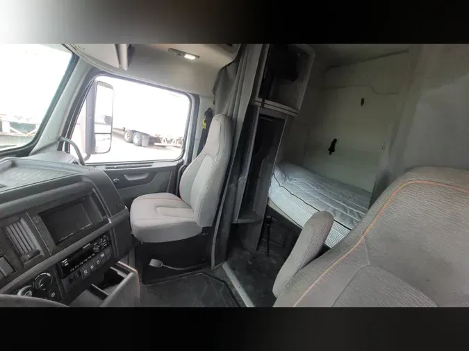 2019 Volvo VNL 740