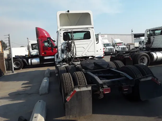 2019 NAVISTAR INTERNATIONAL LT625 DAYCAB T/A