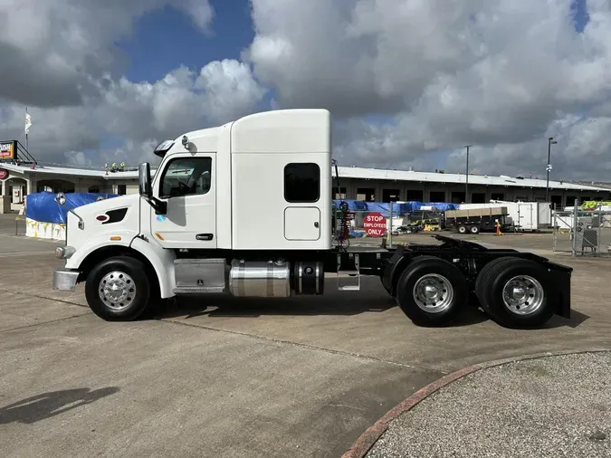2021 Peterbilt 567