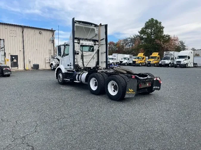 2019 Volvo VNR64300