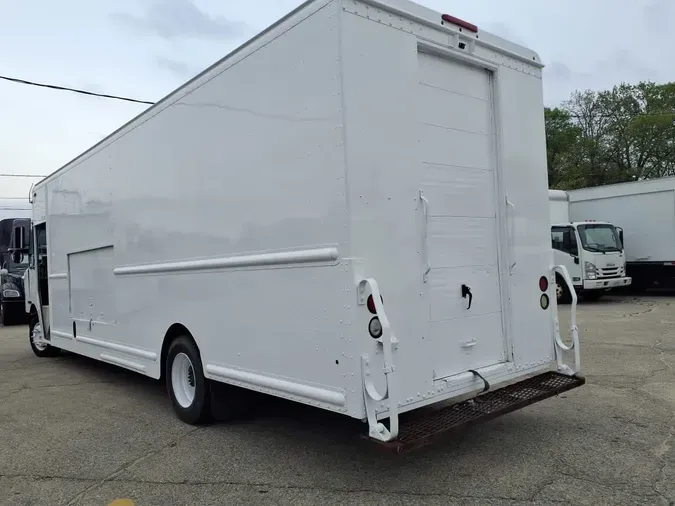 2016 FRTLR CUSTOM CHASSIS CORP MT55