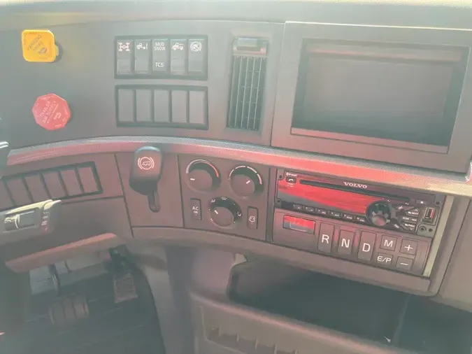 2019 VOLVO VNL