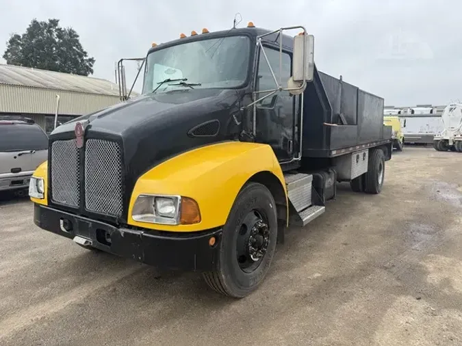 2004 KENWORTH T300